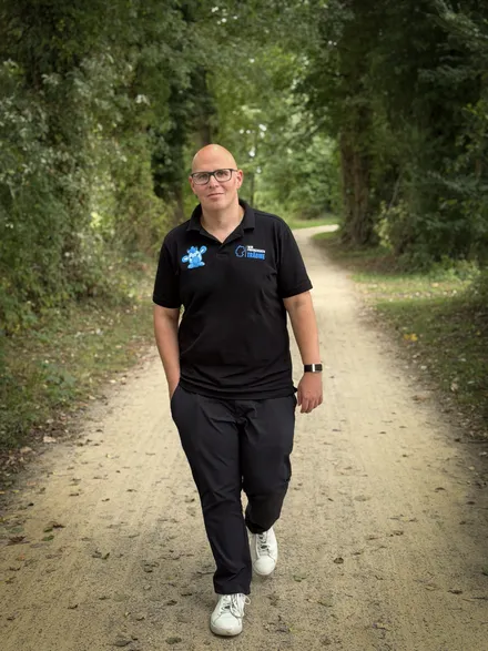 Sören Kämmerling unterwegs auf einem Weg